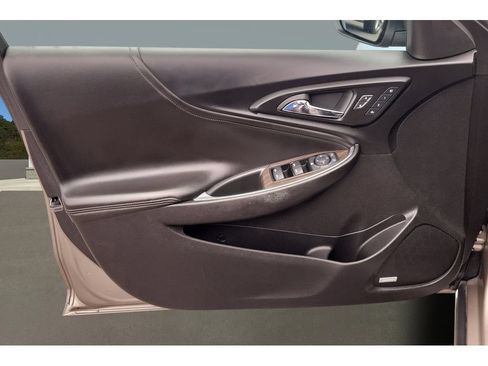 Used 2024 Chevrolet Malibu LT FWD image 11
