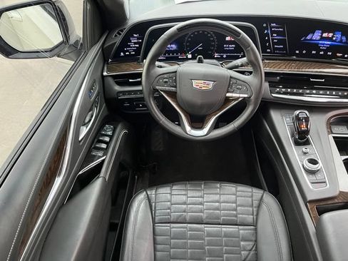 Used 2024 Cadillac Escalade ESV Sport Platinum w/ LPO, ONYX Package AWD/4WD image 9