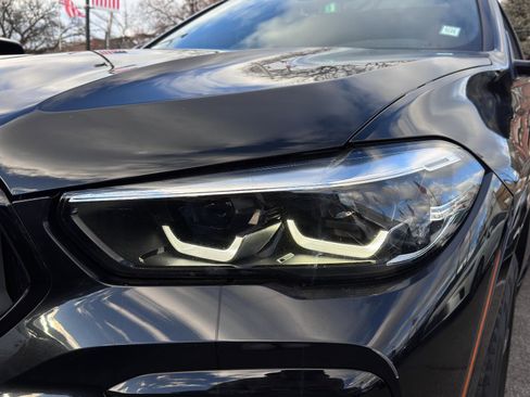 Used 2022 BMW X6 xDrive40i w/ M Sport Package image 10