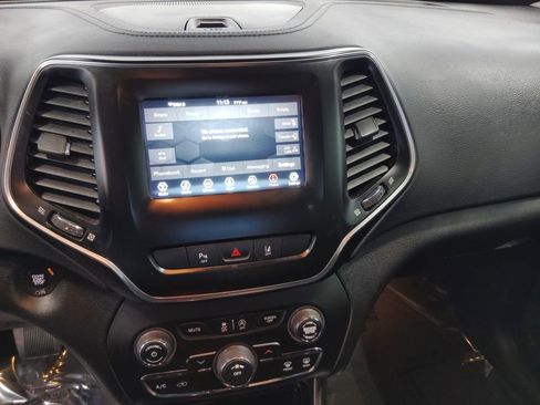 Used 2021 Jeep Cherokee Latitude Plus image 22