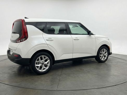 Used 2025 Kia Soul LX w/ LX Technology Package image 9