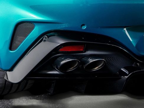 Used 2025 Aston Martin V8 Vantage Coupe image 15