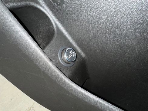 Certified 2022 Cadillac XT4 Premium Luxury w/ Enhanced Visibility Package image 15