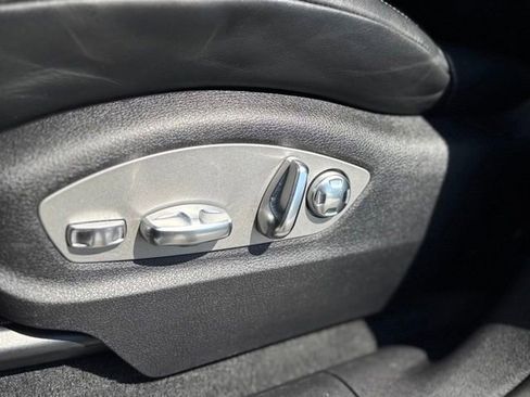 Certified 2026 Porsche Macan AWD/4WD image 16