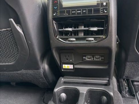 Used 2021 Jeep Grand Cherokee L Limited AWD/4WD image 26