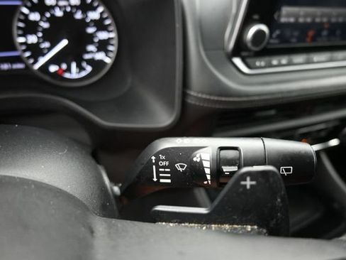 Used 2024 Nissan Rogue S AWD/4WD image 26