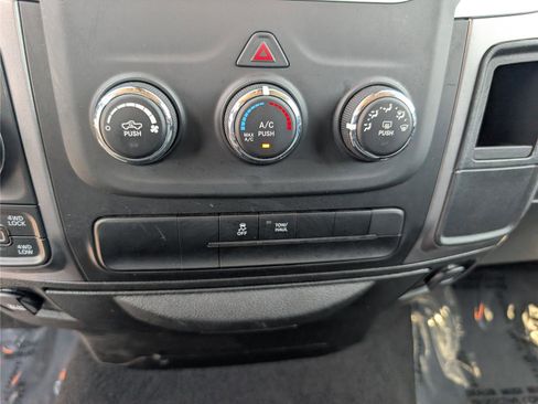 Used 2024 RAM 1500 Classic SLT AWD/4WD image 23