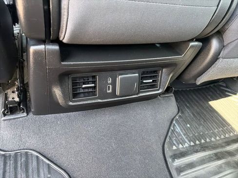 Used 2022 Chevrolet Silverado 1500 LT AWD/4WD image 17