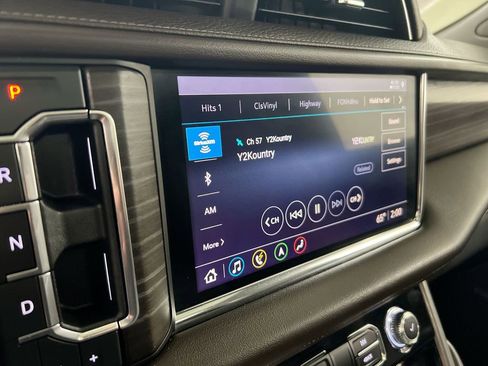 Used 2021 GMC Yukon Denali w/ Denali Premium Package AWD/4WD image 14