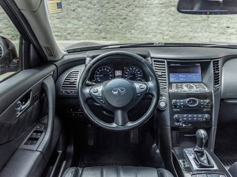 Used 2017 INFINITI QX70 AWD w/ Premium Package image 26