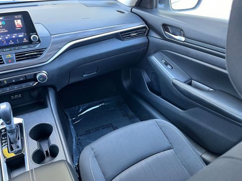 Used 2025 Nissan Altima 2.5 SV image 34