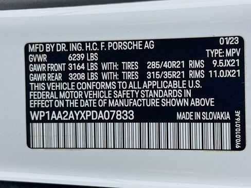 Certified 2023 Porsche Cayenne AWD/4WD image 33