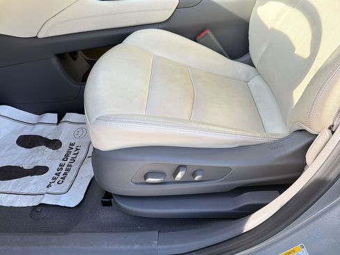 Used 2023 Cadillac XT6 Premium Luxury image 14