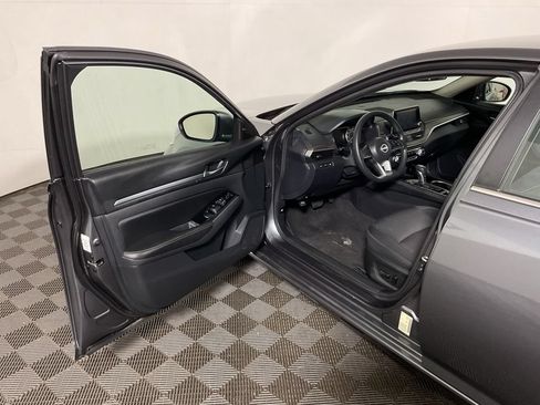 Used 2023 Nissan Altima 2.5 SV FWD image 17