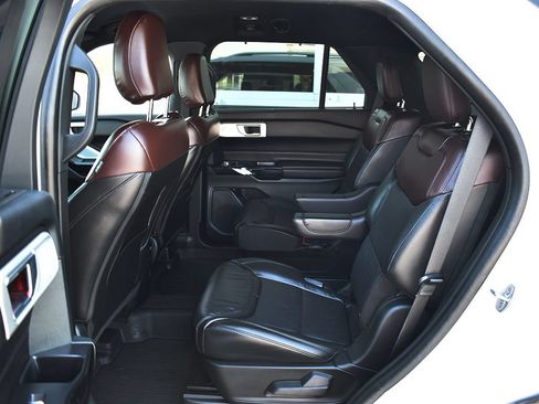 Used 2023 Ford Explorer Platinum w/ Technology Package AWD/4WD image 6