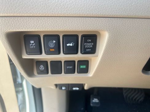 Used 2017 Nissan Rogue SL w/ SL Premium Package FWD image 14