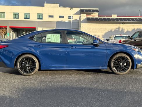 New 2026 Toyota Camry SE image 9