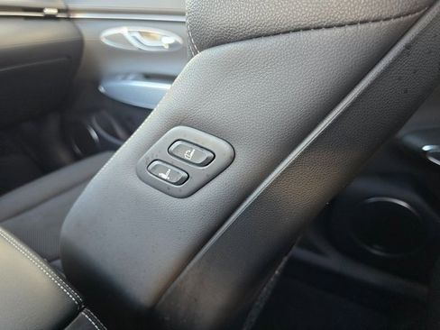 Used 2023 Genesis GV70 2.5T w/ Sport Prestige Package image 21