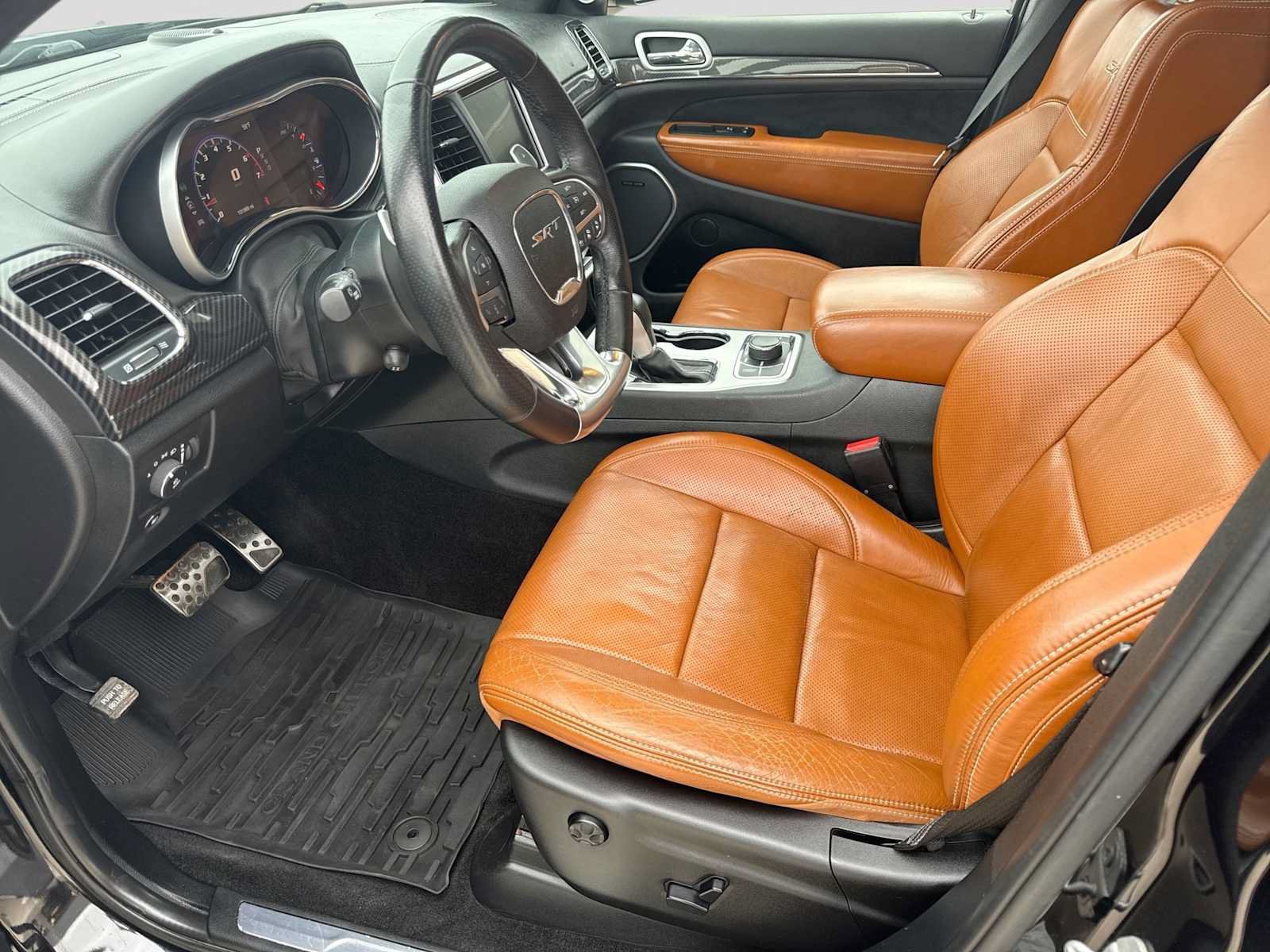 Used 2016 Jeep Grand Cherokee SRT AWD/4WD image 16