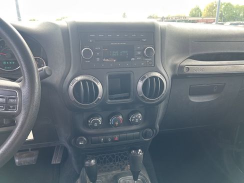 Used 2015 Jeep Wrangler Unlimited Sport image 13