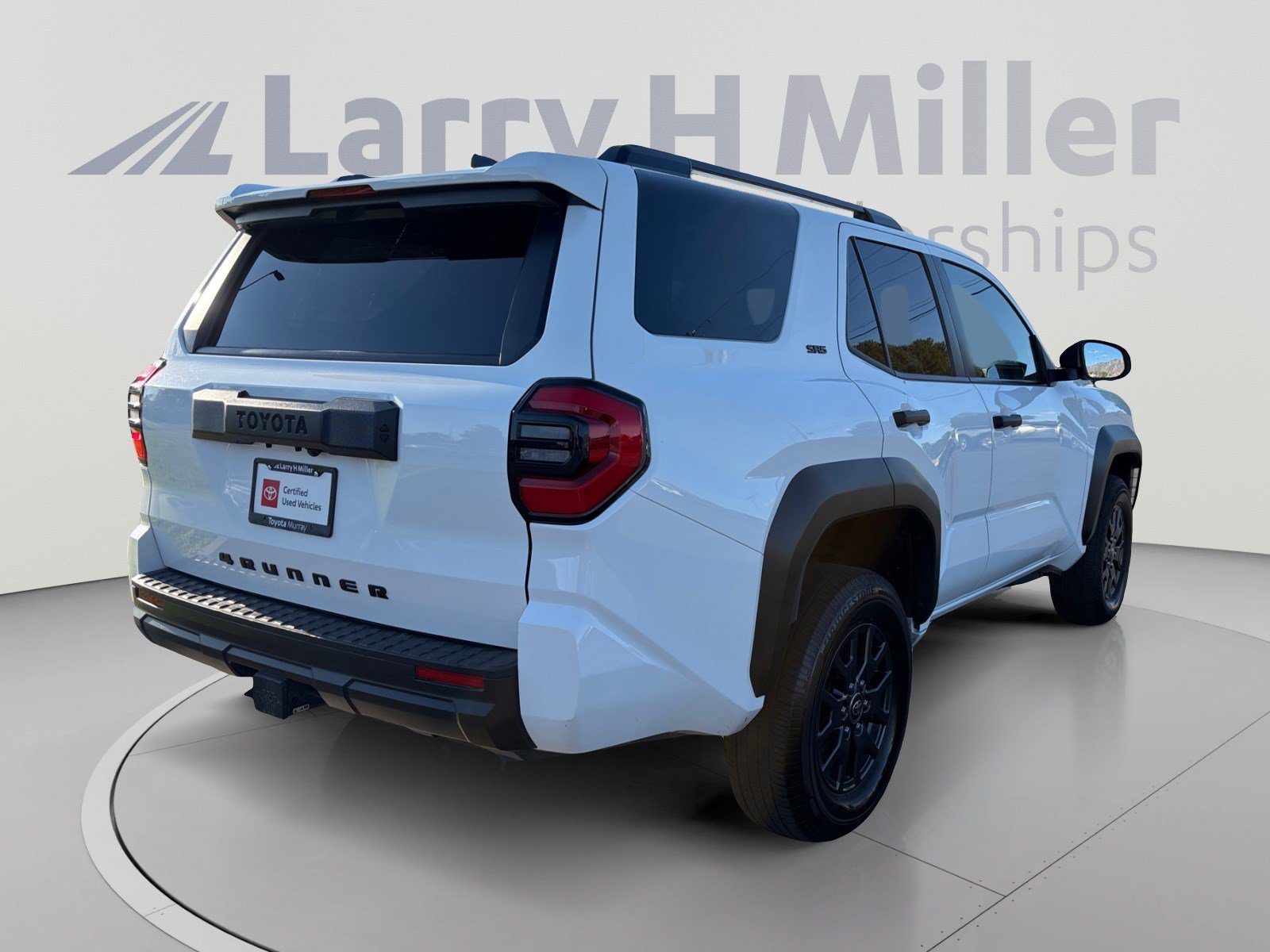 Used 2025 Toyota 4Runner SR5 AWD/4WD image 5