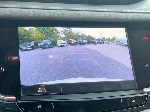 Used 2022 Cadillac XT6 Premium Luxury image 14