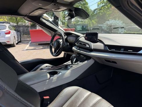 Used 2019 BMW i8 Roadster AWD/4WD image 13