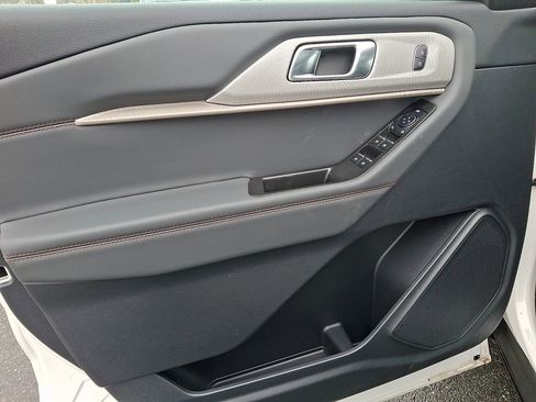 New 2026 Ford Explorer Active w/ Active Comfort Package image 8