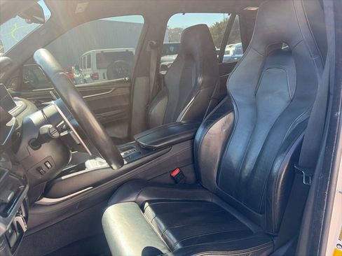 Used 2017 BMW X5 M image 12