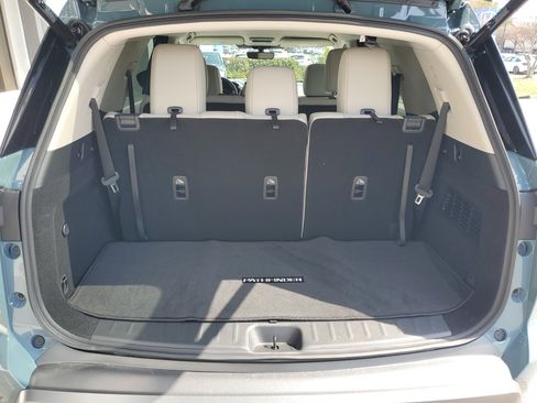 New 2026 Nissan Pathfinder SL image 6