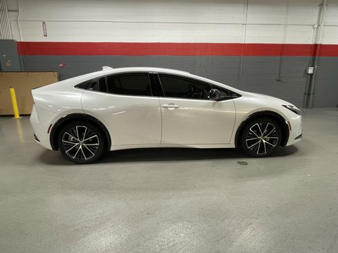 Certified 2024 Toyota Prius XLE image 36