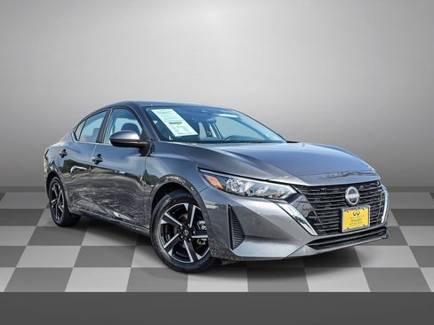 Used 2025 Nissan Sentra SV FWD image 1