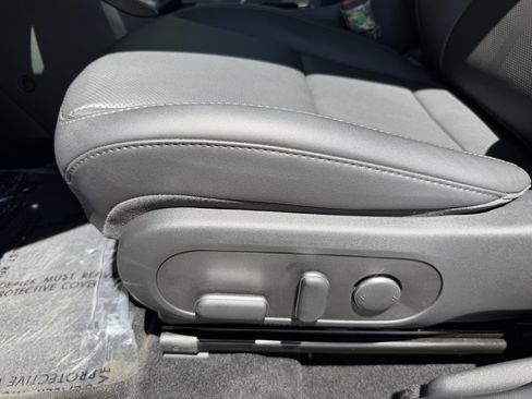 Used 2025 Hyundai Kona Limited FWD image 32