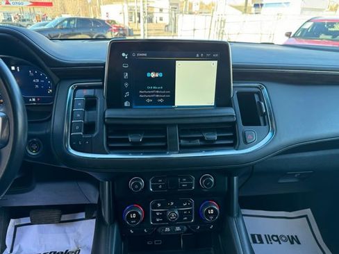 Used 2022 Chevrolet Suburban LT image 23