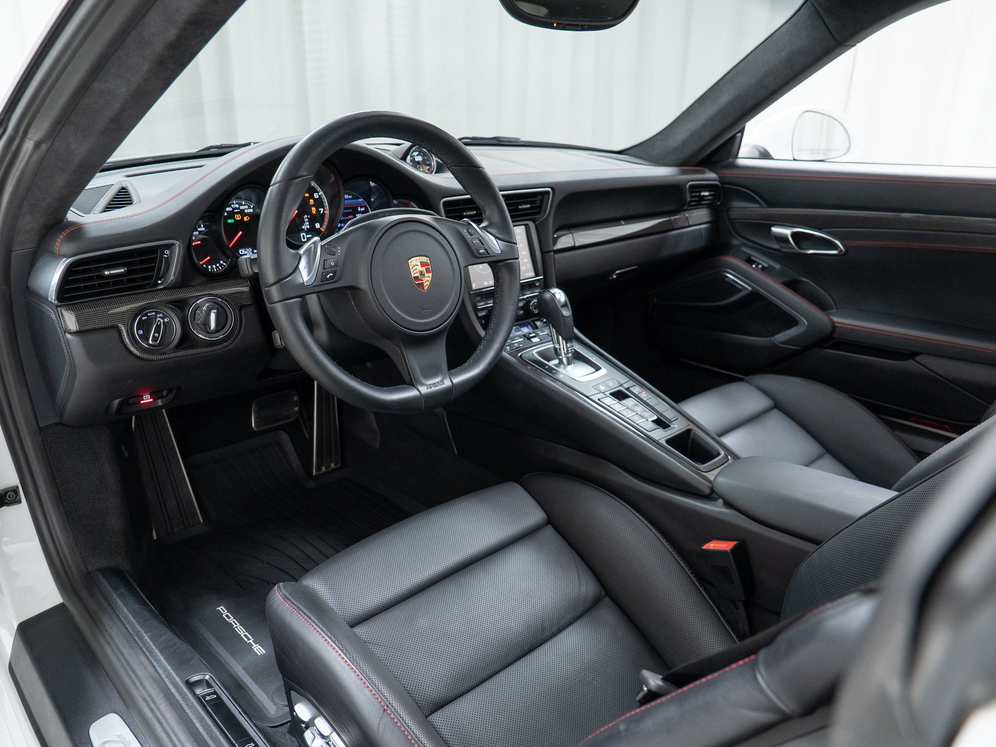 Certified 2014 Porsche 911 Turbo S AWD/4WD image 19
