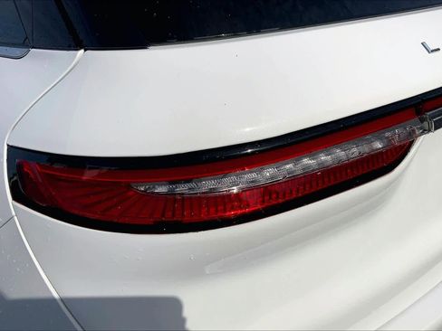 Used 2022 Lincoln Corsair Standard w/ Equipment Group 101A image 28