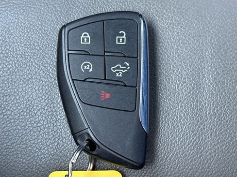 Used 2025 Chevrolet Silverado 2500 ZR2 w/ Technology Package image 30