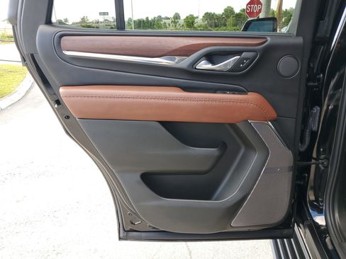 Used 2023 GMC Yukon Denali Ultimate image 37