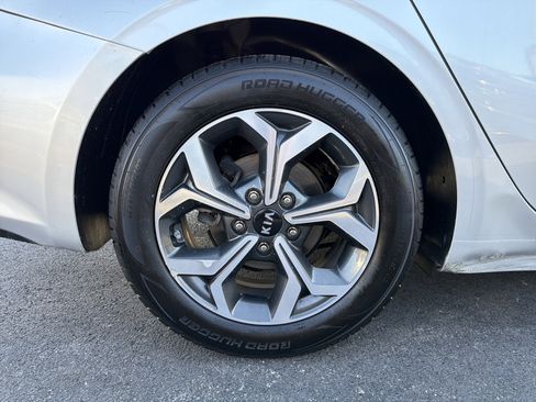 Used 2019 Kia Forte LXS image 9