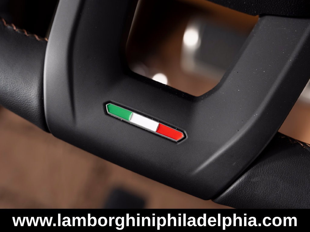 Used 2025 Lamborghini Urus SE AWD/4WD image 31