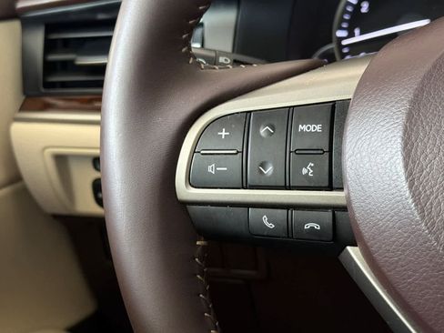 Used 2017 Lexus ES 350 w/ Luxury Package FWD image 26