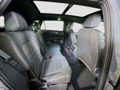 New 2026 Volkswagen Atlas Cross Sport SEL R-Line image 30