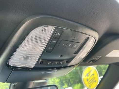 Used 2024 Dodge Durango GT AWD/4WD image 30