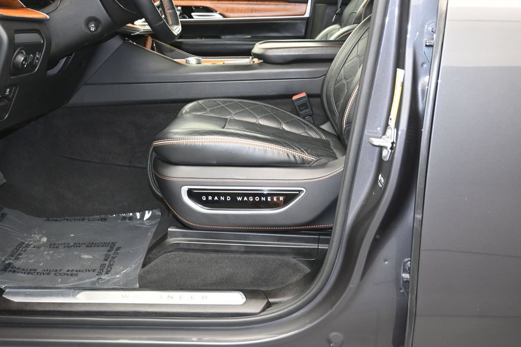 Used 2024 Jeep Grand Wagoneer L Series III AWD/4WD image 24