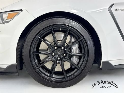 Used 2019 Ford Mustang Shelby GT350 w/ Technology Package RWD image 37