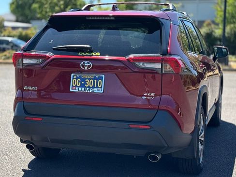 Used 2025 Toyota RAV4 XLE Premium w/ Weather Package AWD/4WD image 5