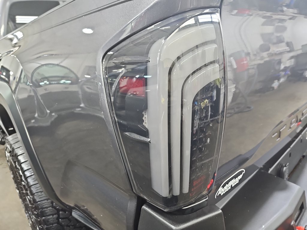 Used 2017 Toyota Tacoma TRD Off-Road w/ Tow Package AWD/4WD image 37