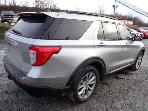 Used 2023 Ford Explorer XLT w/ Equipment Group 202A image 5