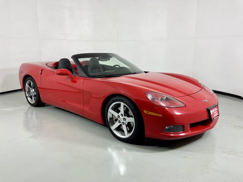 Used 2008 Chevrolet Corvette Convertible w/ Preferred Equipment Group image 4