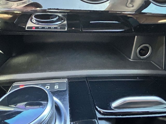 Used 2018 Land Rover Discovery HSE AWD/4WD image 28